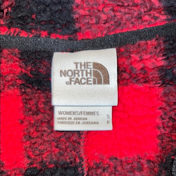 Perfect condition The North Face Red and Black Plaid fleece Jacket - Picture 2 of 5